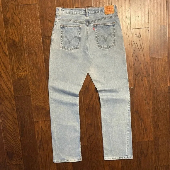 Levi’s Classic Relaxed Bootcut 550 Tapered Light Wash Jeans - Picture 1 of 10